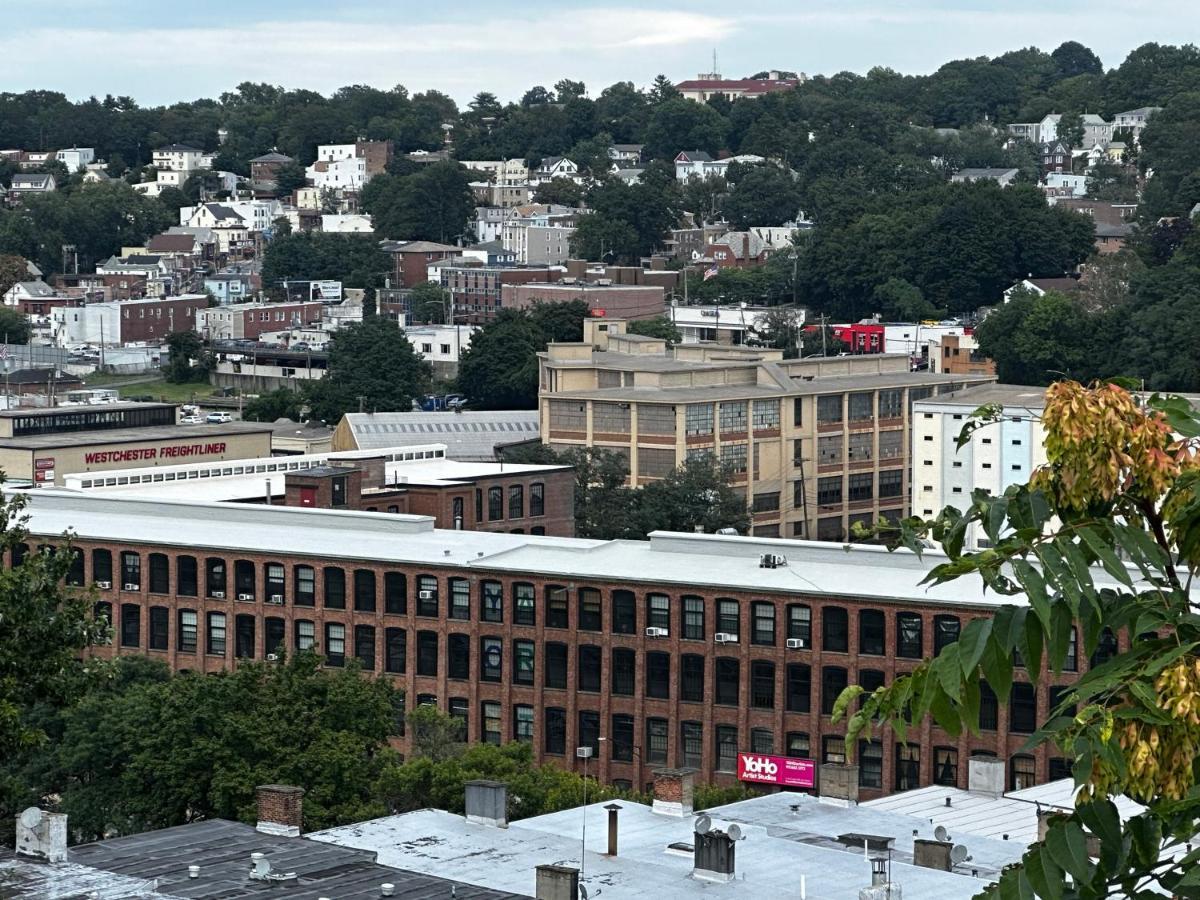 4-A Diamond In Yonkers Hotel Екстериор снимка